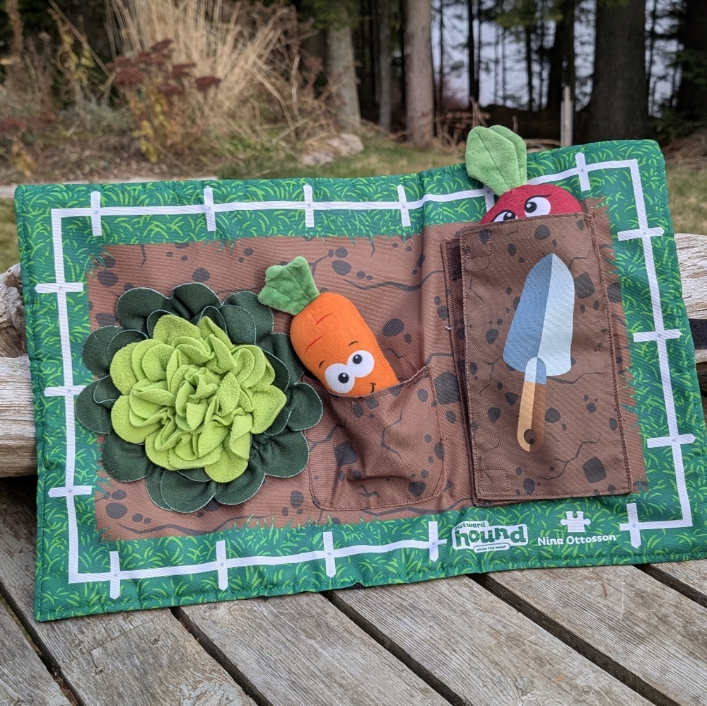 Outward Hound  Dog Puzzle Toy 🥕 Snuffle Mat | Hide N' Slide NWOT